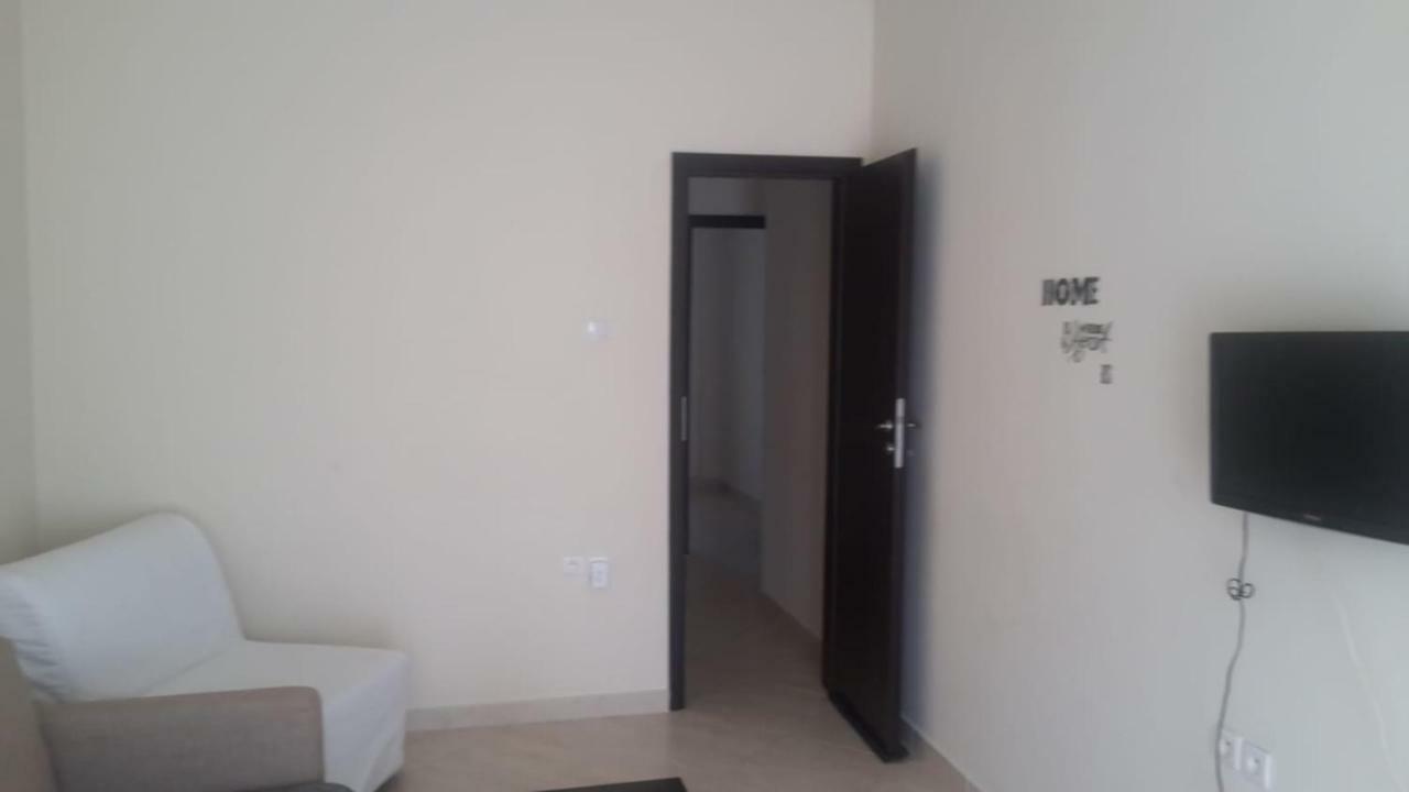 Apartment By The Beach Néoi Epivátai Exterior foto